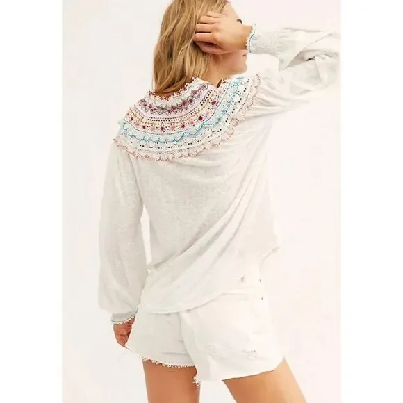 Free People - White Siesta Fiesta Colorful Embroidered Crochet V Neck Top Size S - Picture 4 of 13